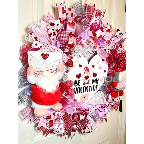 XL Handmade Be My Valentine Gnome Hearts Ribbon Prelit Wreath 26 ins LED XLW6 - Picture 3 of 12